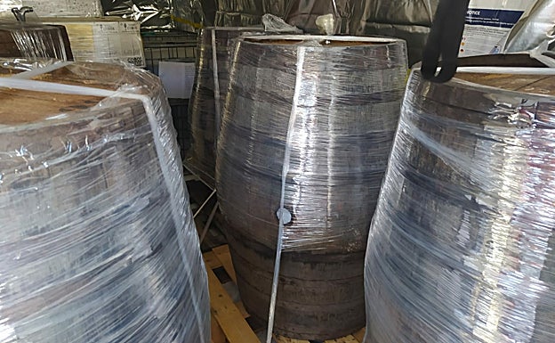Las barricas de vino, tal y como viajaron a Estados Unidos. 