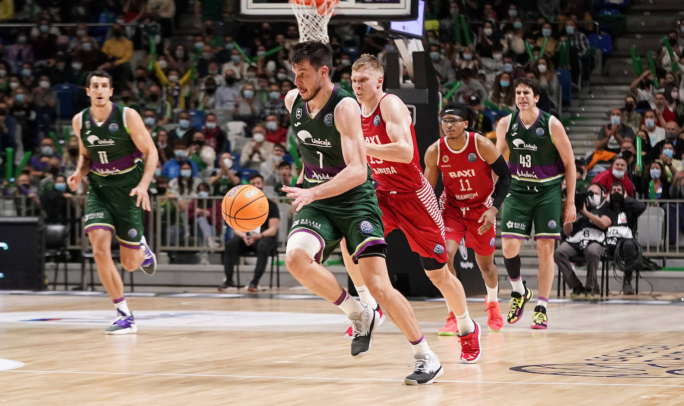 Derrota en casa del Unicaja ante el Baxi Manresa en la BCL. 