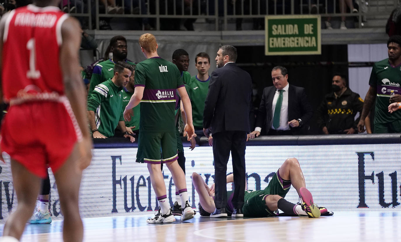 Derrota en casa del Unicaja ante el Baxi Manresa en la BCL. 