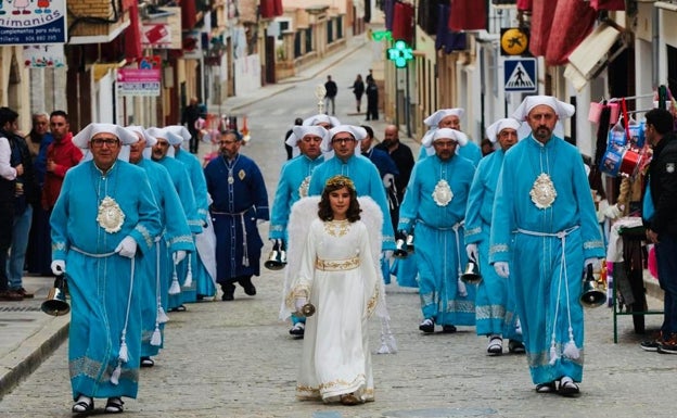 Imagen principal - 'La Embajá' de Archidona, el canto de un ángel