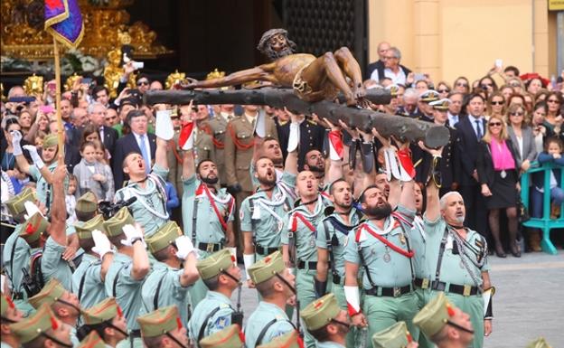 Imagen de archivo de La legión con el Cristo de la Buena Muerte. 