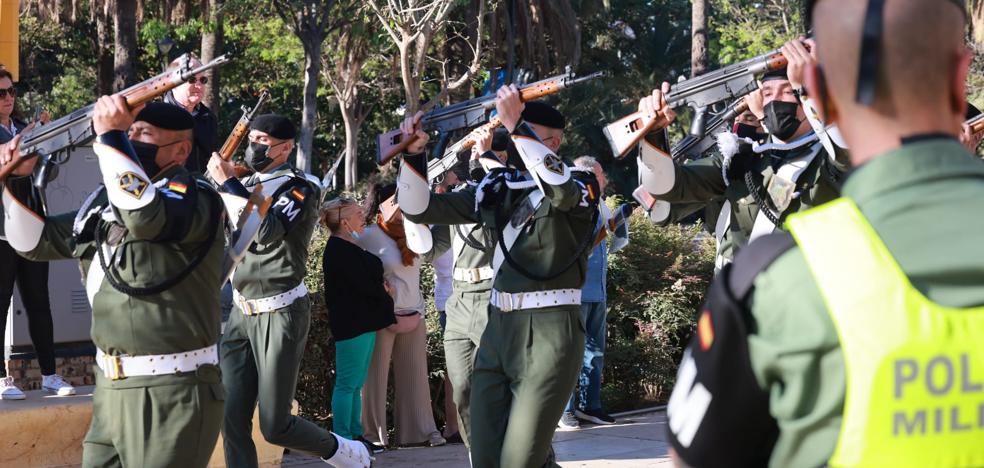 Desfile de la Brigada Paracaidista antes del desfile con Fusionadas este miércoles Santo
