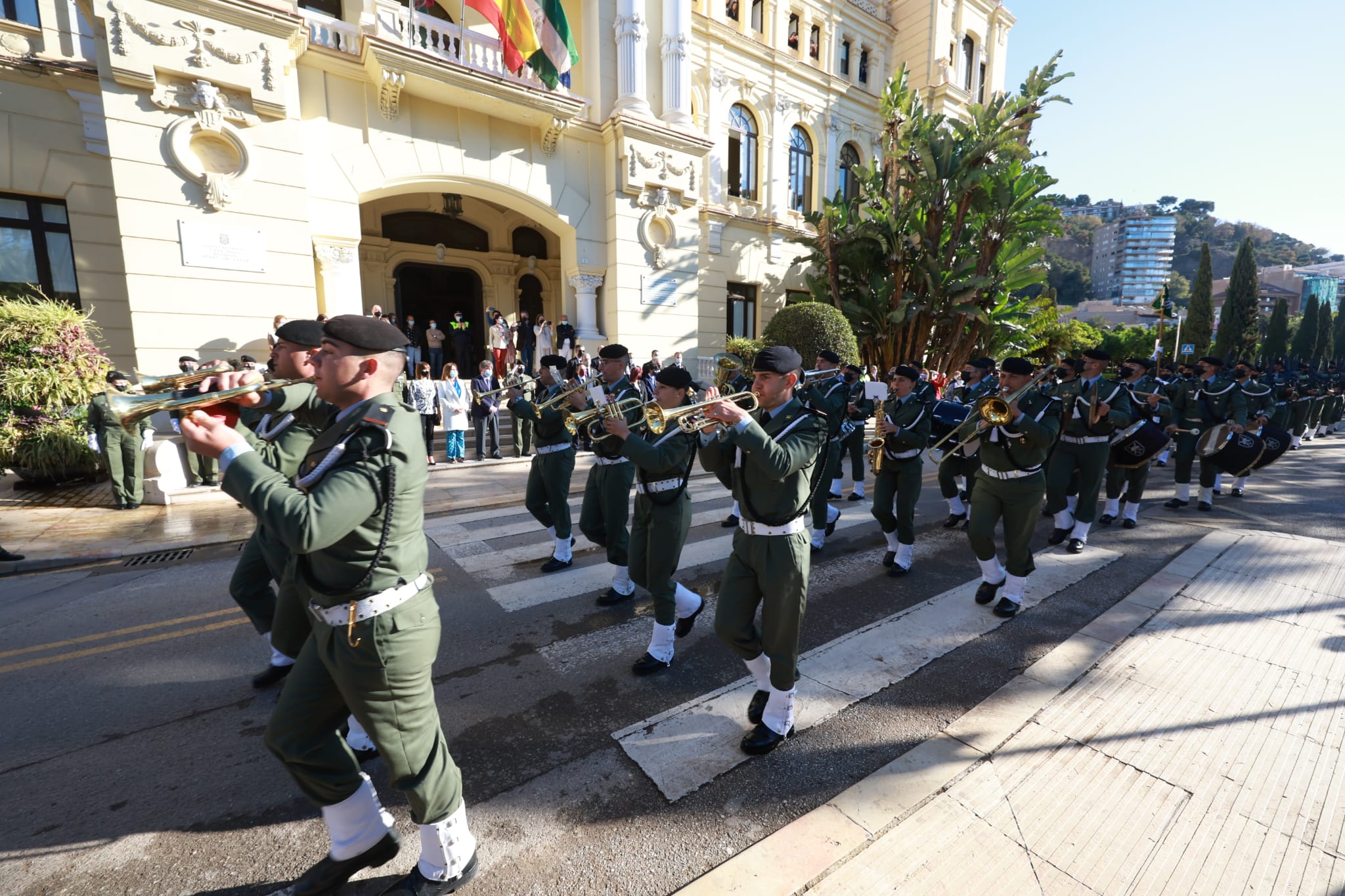 Desfile de la Brigada Paracaidista antes del desfile con Fusionadas este miércoles Santo