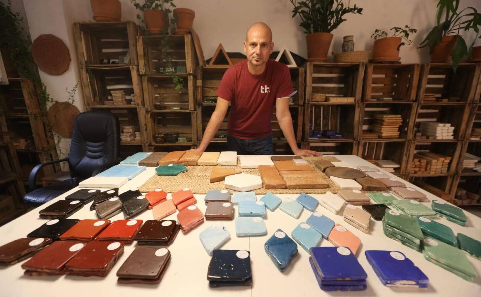 Rosa, en la sede de Todobarro en Málaga. 