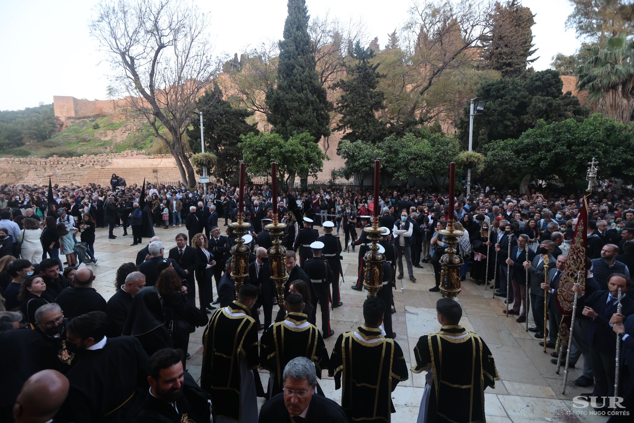 Las mejores imágenes de las cofradías del Viernes Santo en Málaga. Procesionan Monte Calvario, Descendimiento, Dolores de San Juan, Amor, Traslado, Piedad, Sepulcro y Servitas.