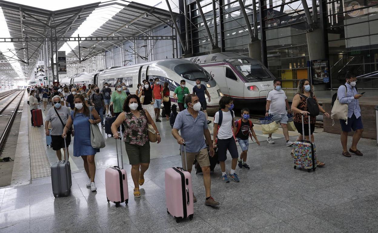 El dinamismo económico de Málaga atrae mano de obra de otras provincias. 