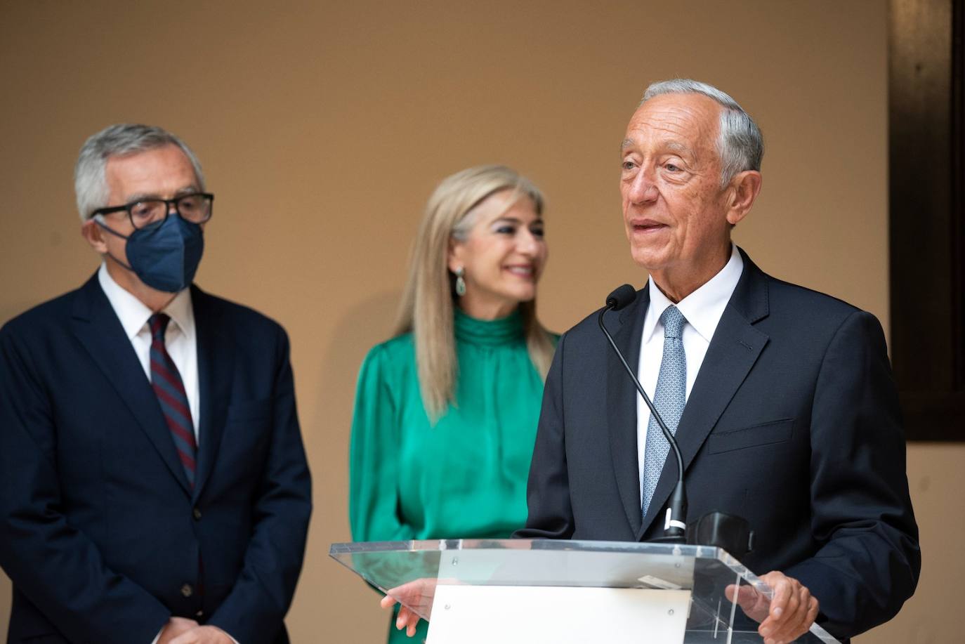 El presidente de Portugal, en su visita a la exposición. 