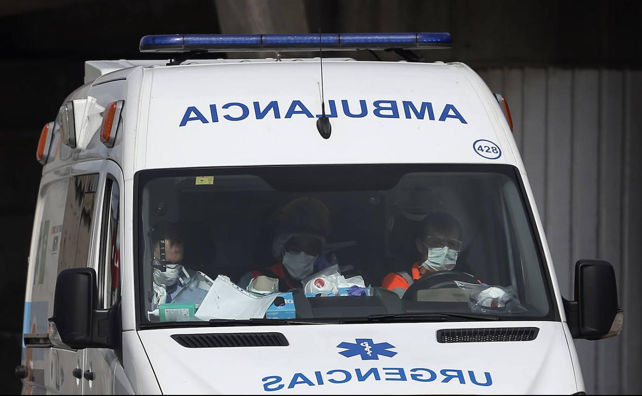 Muere un ciclista atropellado por un camión en Marbella