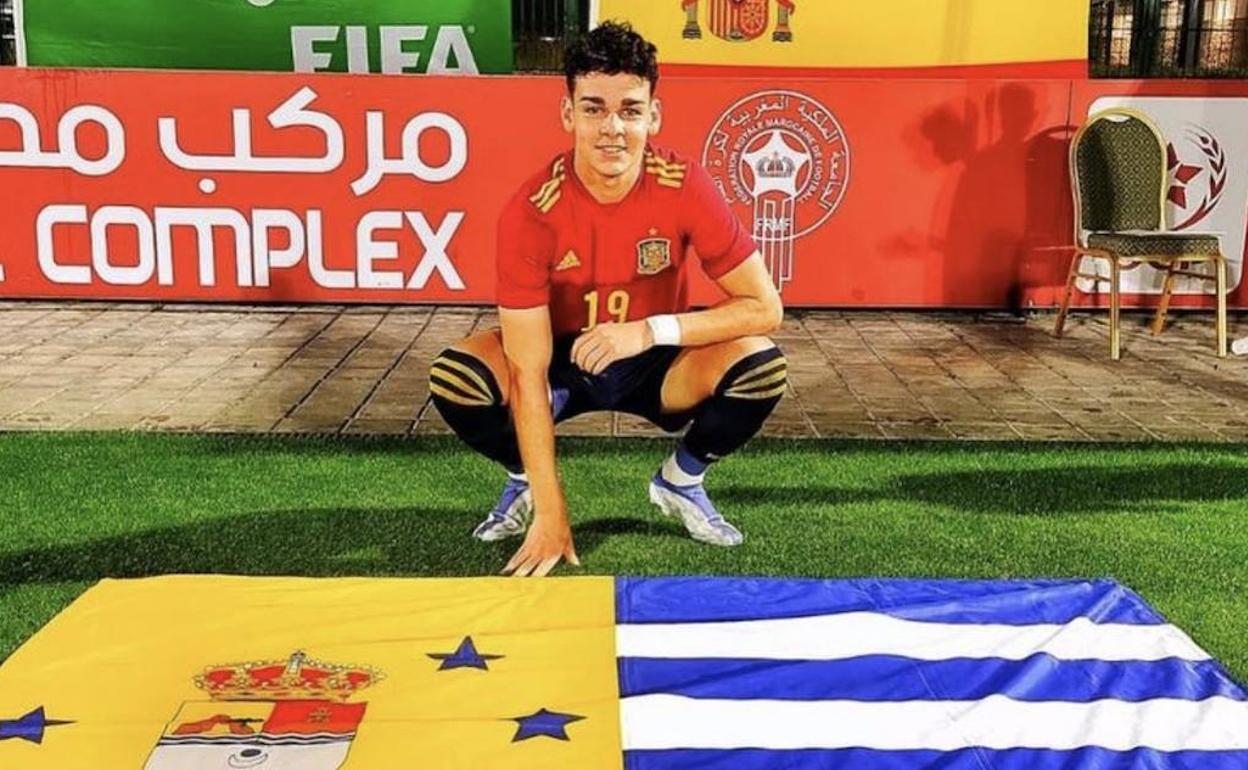 Andrés Caro, con la selección española sub-18.