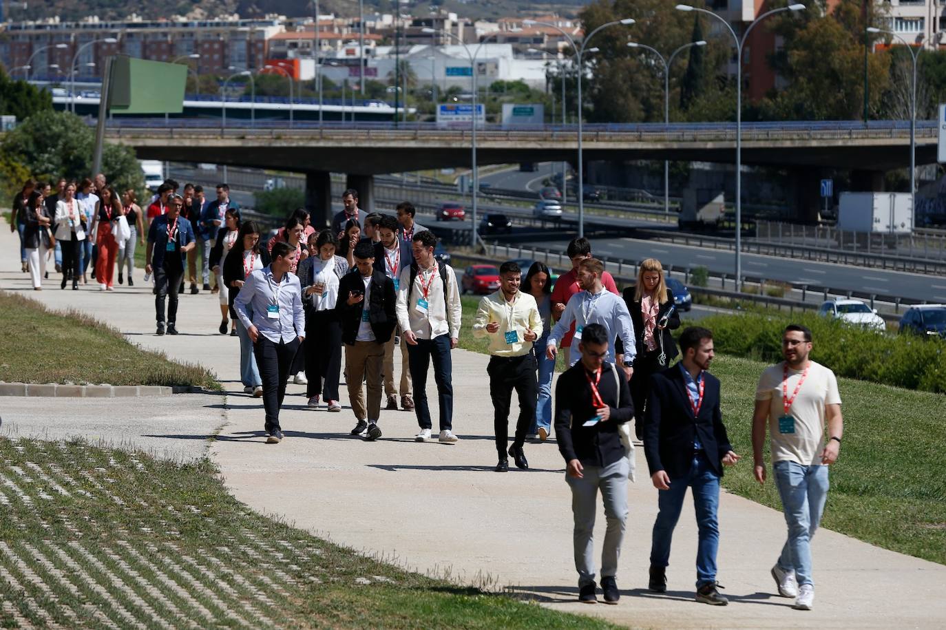 Los 50 seleccionados reciben instrucciones prácticas de las empresas más punteras de la provincia en la segunda edición de este proyecto, que se celebra en el Palacio de Ferias