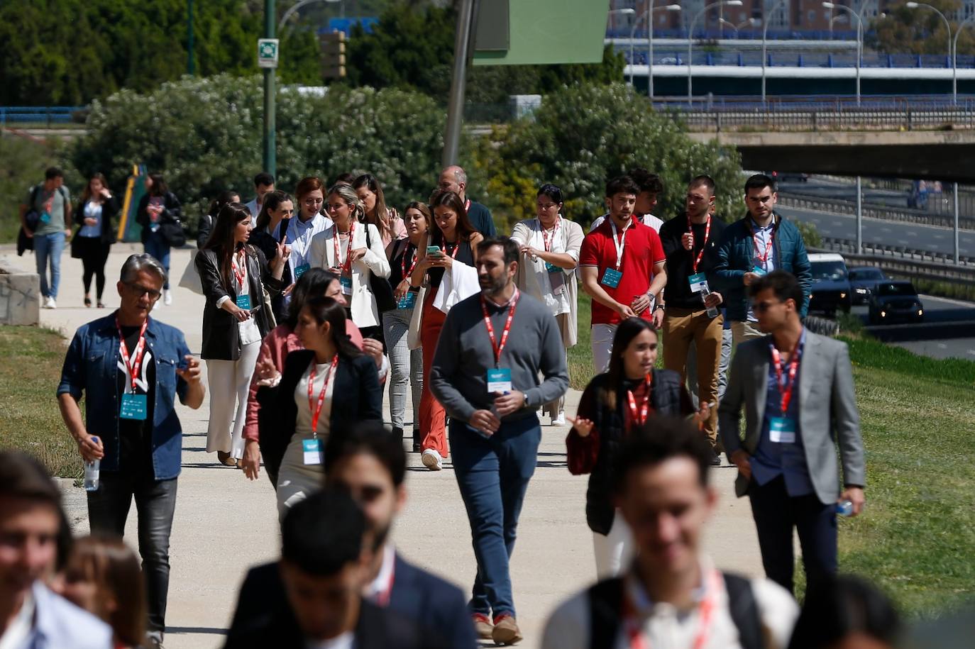 Los 50 seleccionados reciben instrucciones prácticas de las empresas más punteras de la provincia en la segunda edición de este proyecto, que se celebra en el Palacio de Ferias