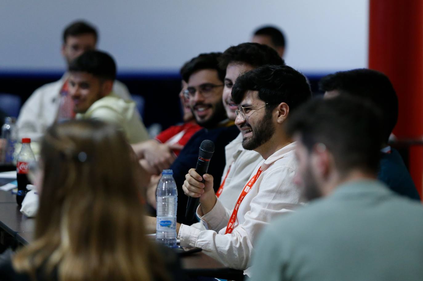 Los 50 seleccionados reciben instrucciones prácticas de las empresas más punteras de la provincia en la segunda edición de este proyecto, que se celebra en el Palacio de Ferias