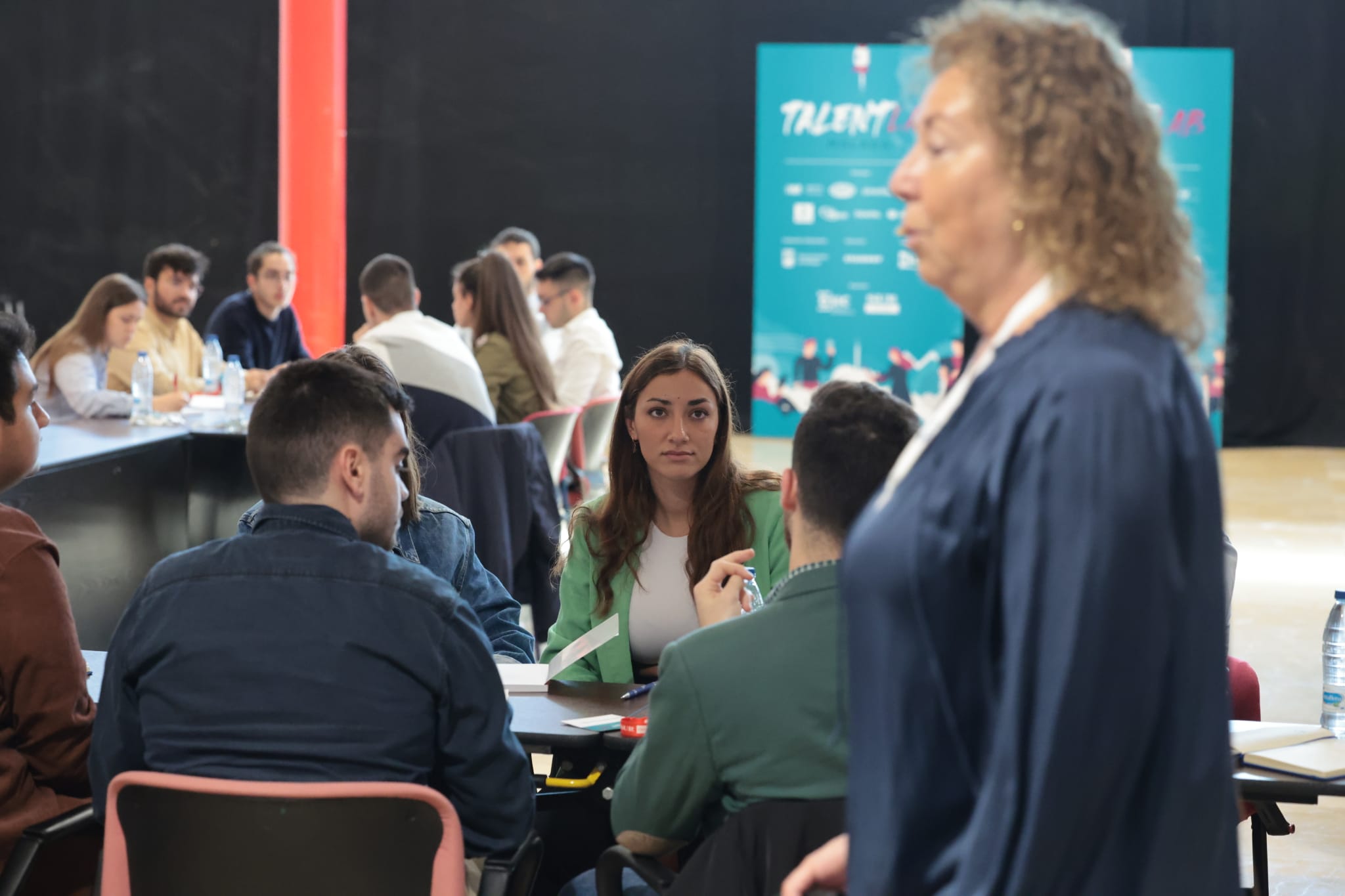 Los 50 seleccionados reciben instrucciones prácticas de las empresas más punteras de la provincia, en la segunda edición de este proyecto que se celebrara en el Palacio de Ferias