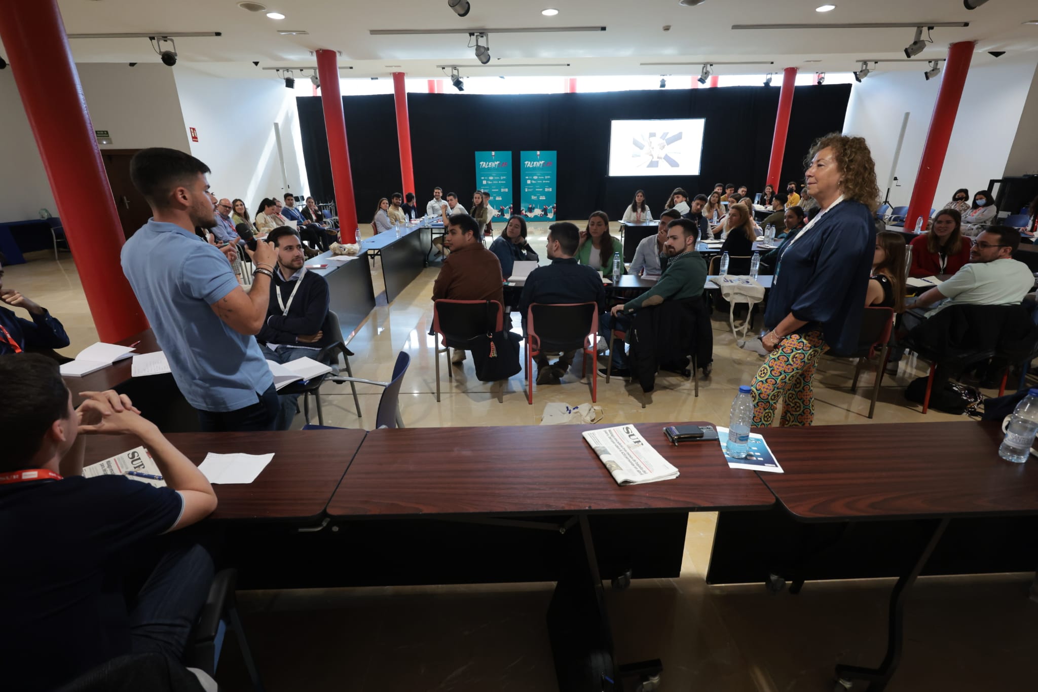 Los 50 seleccionados reciben instrucciones prácticas de las empresas más punteras de la provincia, en la segunda edición de este proyecto que se celebrara en el Palacio de Ferias