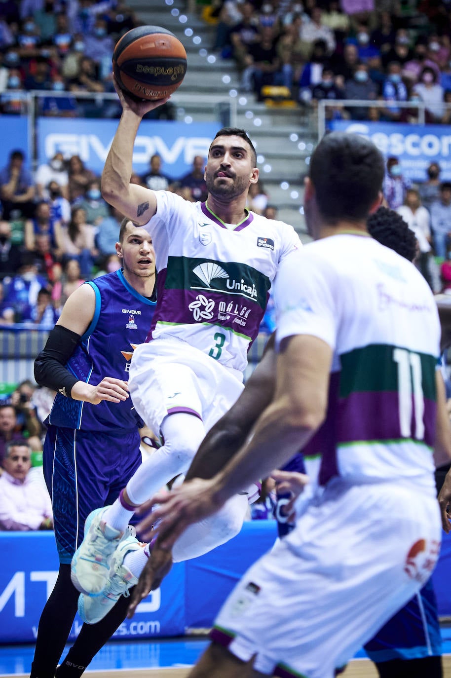 Otro mal partido del Unicaja terminó con la cuarta derrota consecutiva 