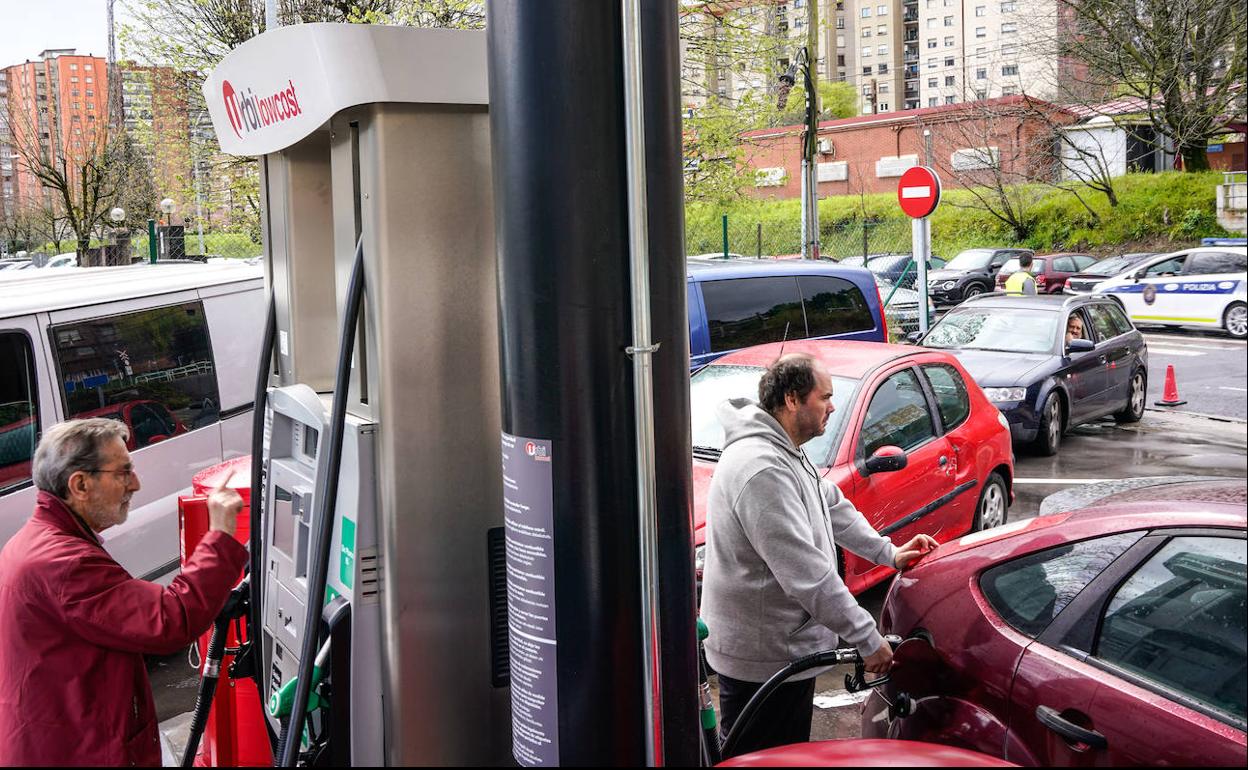 Fedea avisa: subvencionar la gasolina es un «desperdicio de recursos» 