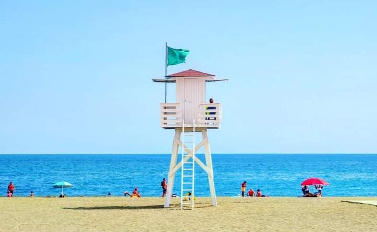 Una torreta de vigilancia en el litoral rinconero. 