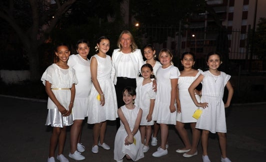 Reina y Damas Infantiles junto a la regidora, Ángeles Muñoz. 