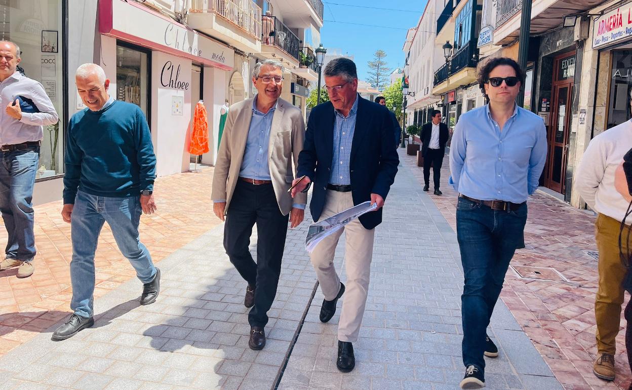 Culminan las obras de peatonalización de una calle del centro de Nerja