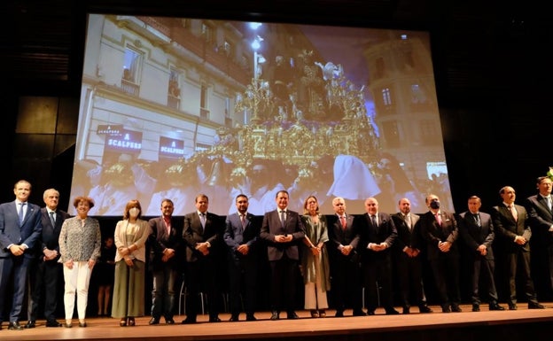 Medalla a las cofradías del Martes y Miércoles Santo.