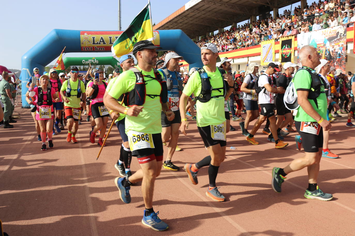 9.000 deportistas, a pie y en bicicleta, participan en el mítico evento que se empieza y termina en Ronda y que pasa también por Arriate, Alcalá del Valle, Setenil de las Bodegas, Montejaque y Benaoján