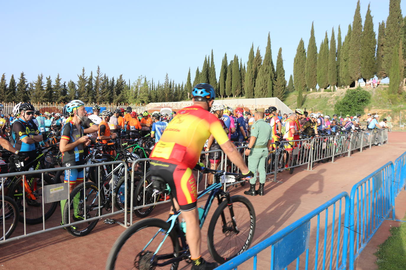 9.000 deportistas, a pie y en bicicleta, participan en el mítico evento que se empieza y termina en Ronda y que pasa también por Arriate, Alcalá del Valle, Setenil de las Bodegas, Montejaque y Benaoján