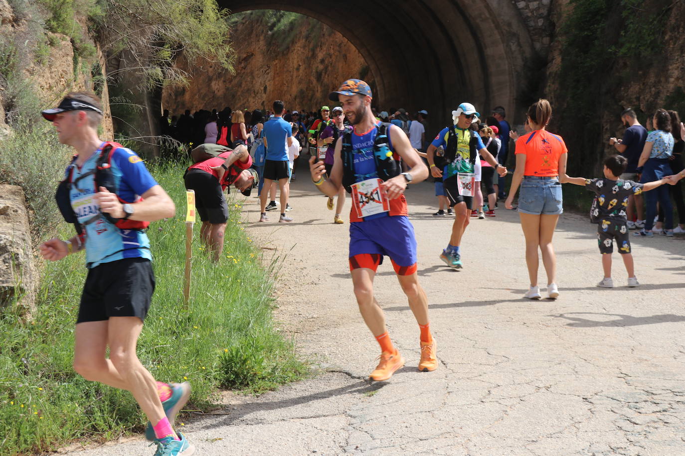 9.000 deportistas, a pie y en bicicleta, participan en el mítico evento que se empieza y termina en Ronda y que pasa también por Arriate, Alcalá del Valle, Setenil de las Bodegas, Montejaque y Benaoján