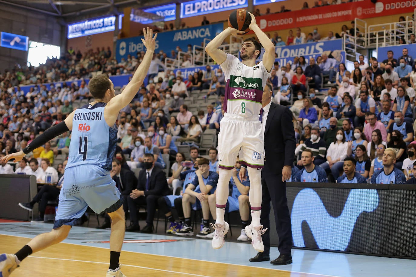 El Unicaja empezó muy mal el partido y ya fue a remolque ante el Breogán 