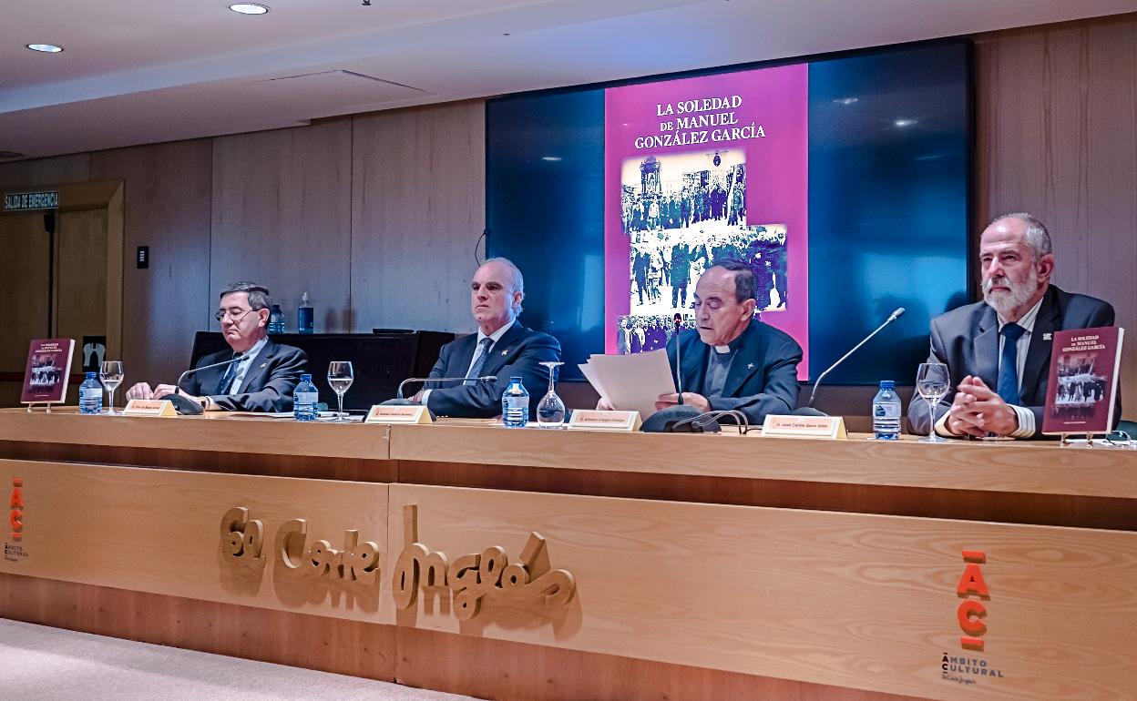 Momento de la presentación del libro de Andrés Camino. 