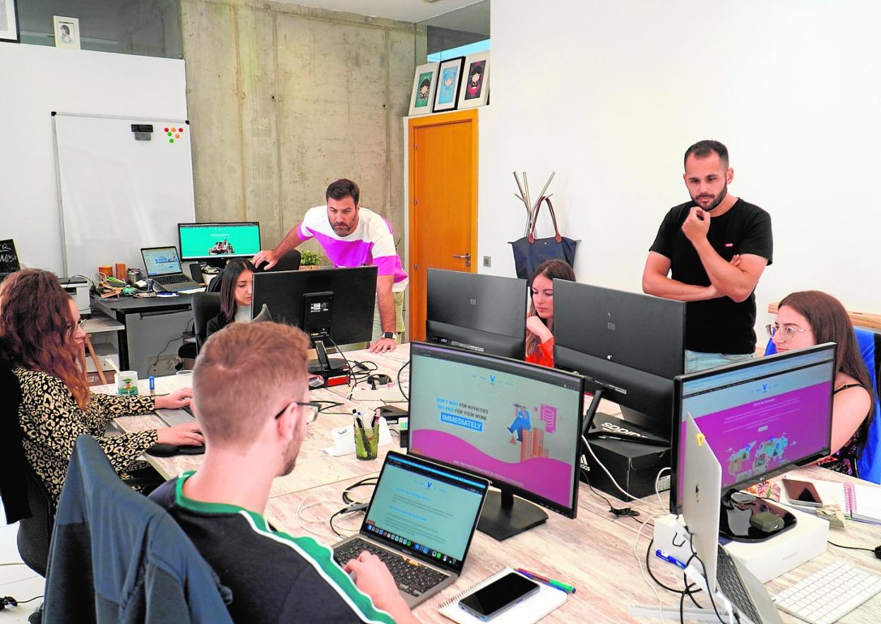 Vecpho, una agencia para los creadores de contenido