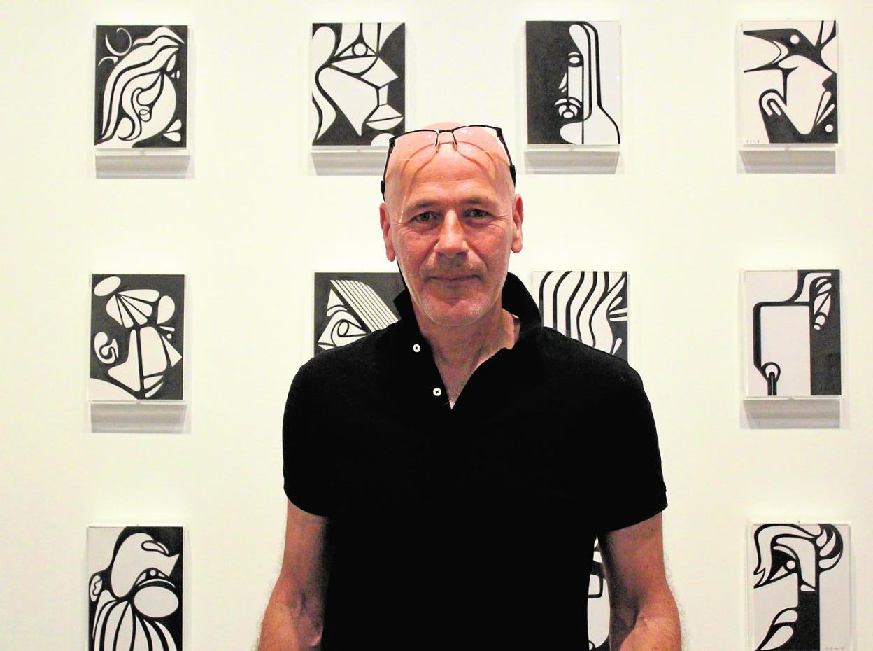 Pedro Molina creó las obras de la exposición 'Perversiones de la simetría' desde 2020 hasta 2022. 