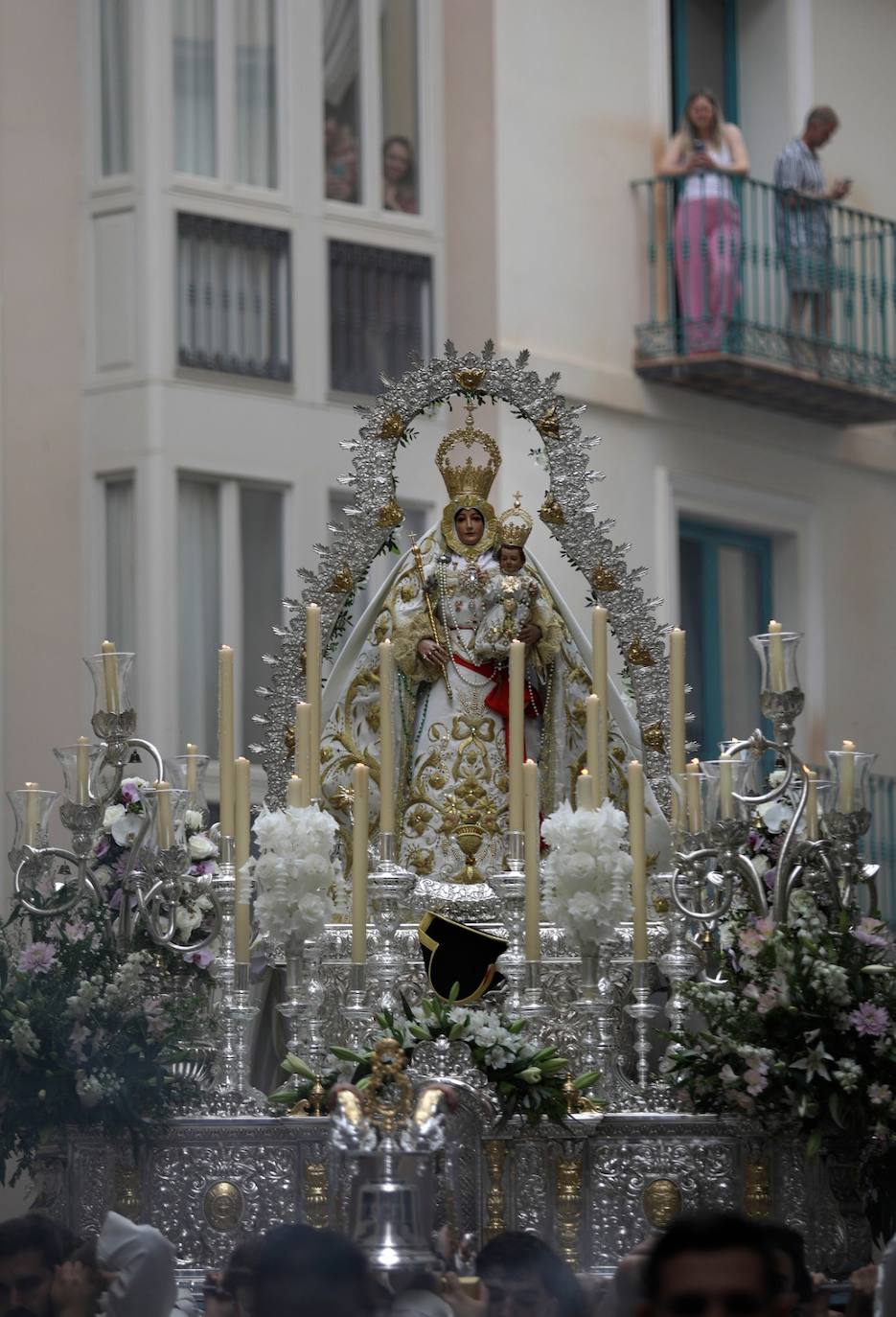 La Virgen de Araceli realiza su primera salida anual en mayo. 