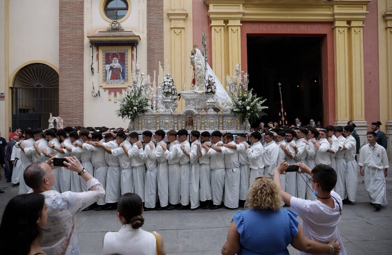 La Virgen de Araceli realiza su primera salida anual en mayo. 