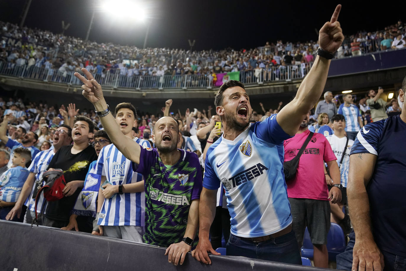 El Málaga pierde con el Burgos en La Rosaleda. 