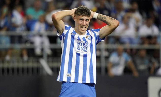 El Málaga pierde con el Burgos en La Rosaleda 