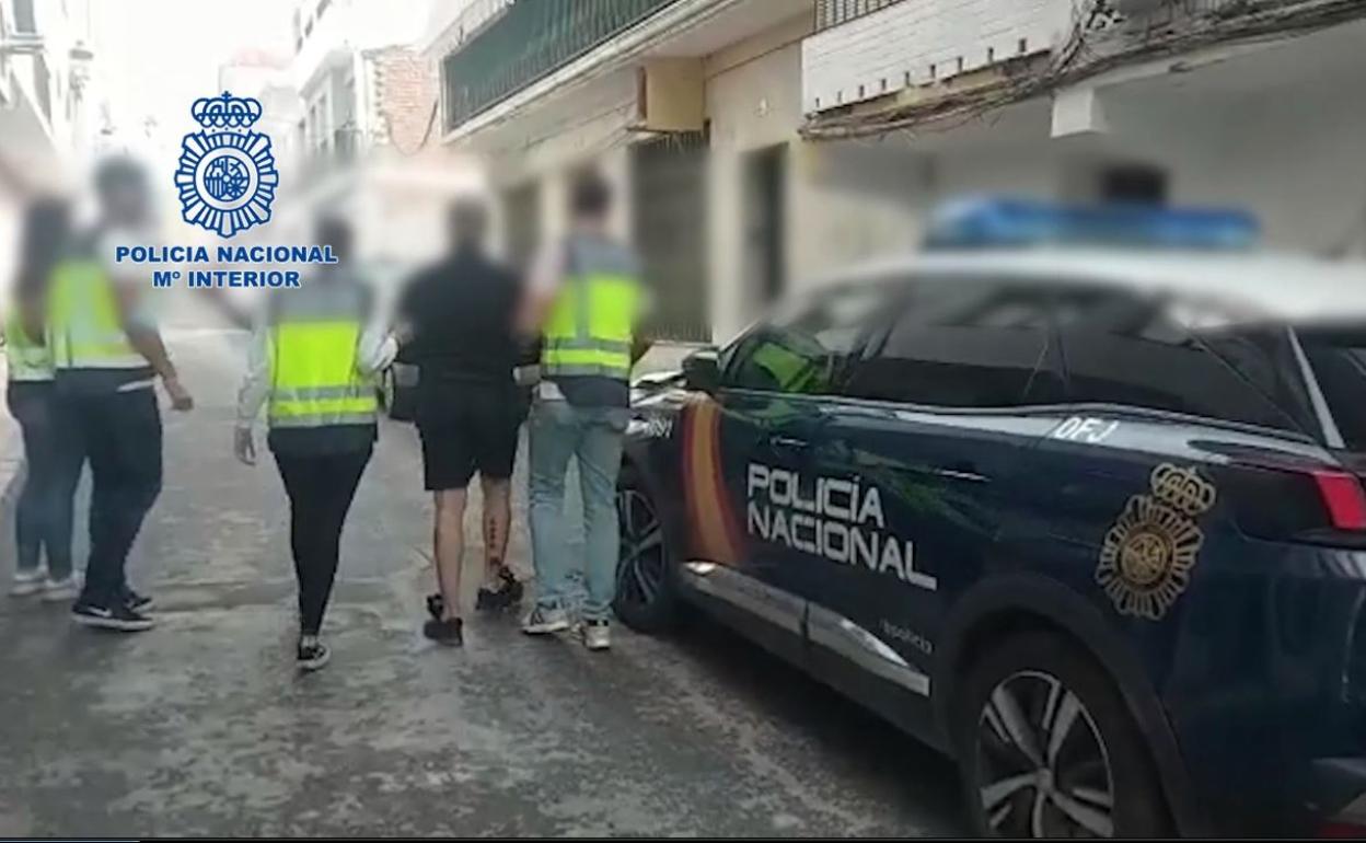 Detenido un atracador que asaltó tres veces en diez días un salón de juegos en Marbella