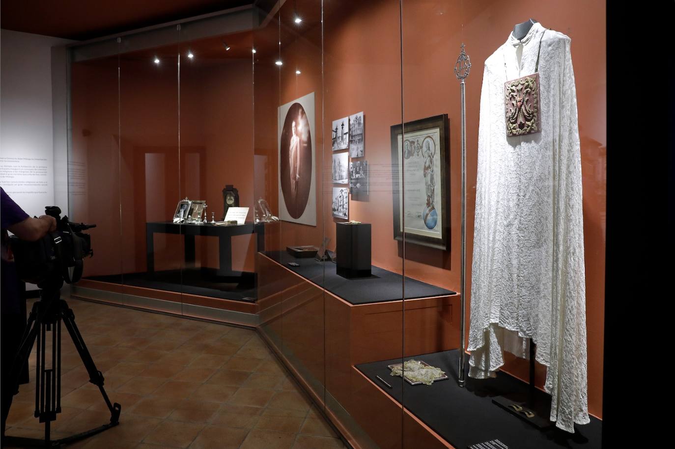 La última exposición por el centenario de la Agrupación de Cofradías podrá visitarse hasta finales de julio. 