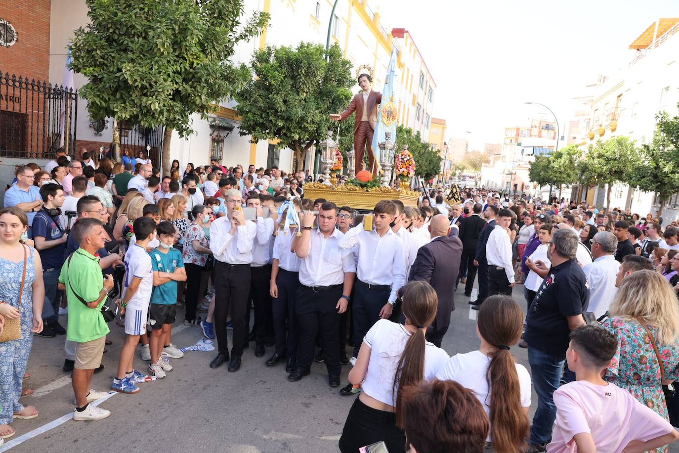 Procesión de María Auxiliadora por las calles de Málaga. 