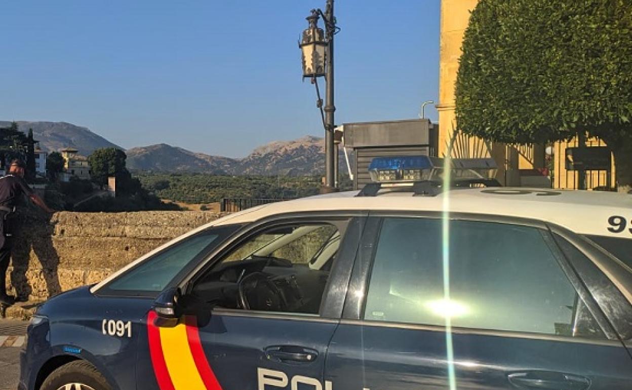 Identifican al autor de un robo en Ronda que cortó la cara a su víctima con una navaja