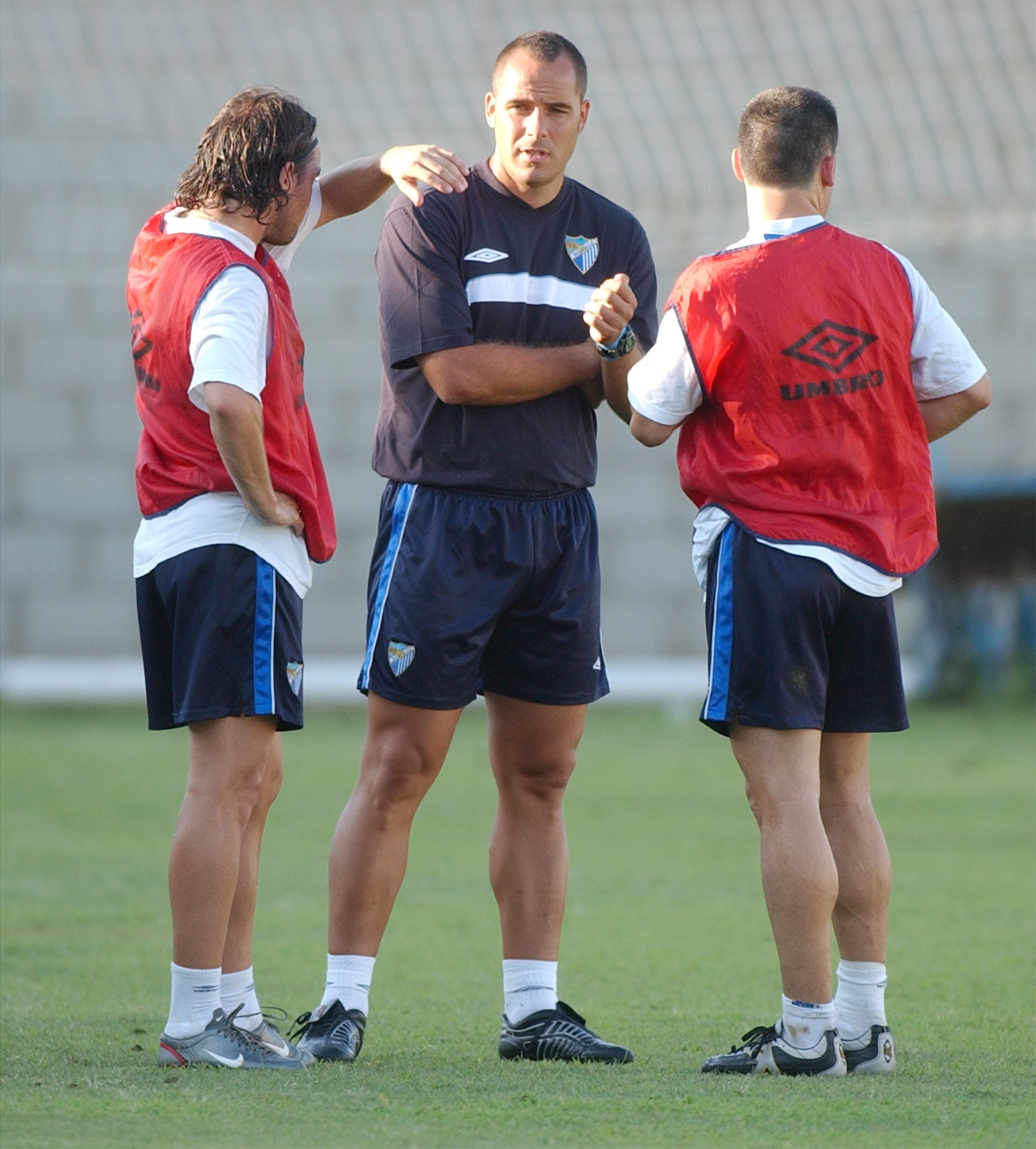 El pasado malaguista del preparador físico Marcos Álvarez, en fotos. El técnico que pretende traer de vuelta el club blanquiazul para sumarse al equipo de trabajo de Guede es un viejo conocido en La Rosaleda y dejó huella en su primera etapa en el Málaga junto a Juande Ramos y Muñiz en la temporada 03-04.