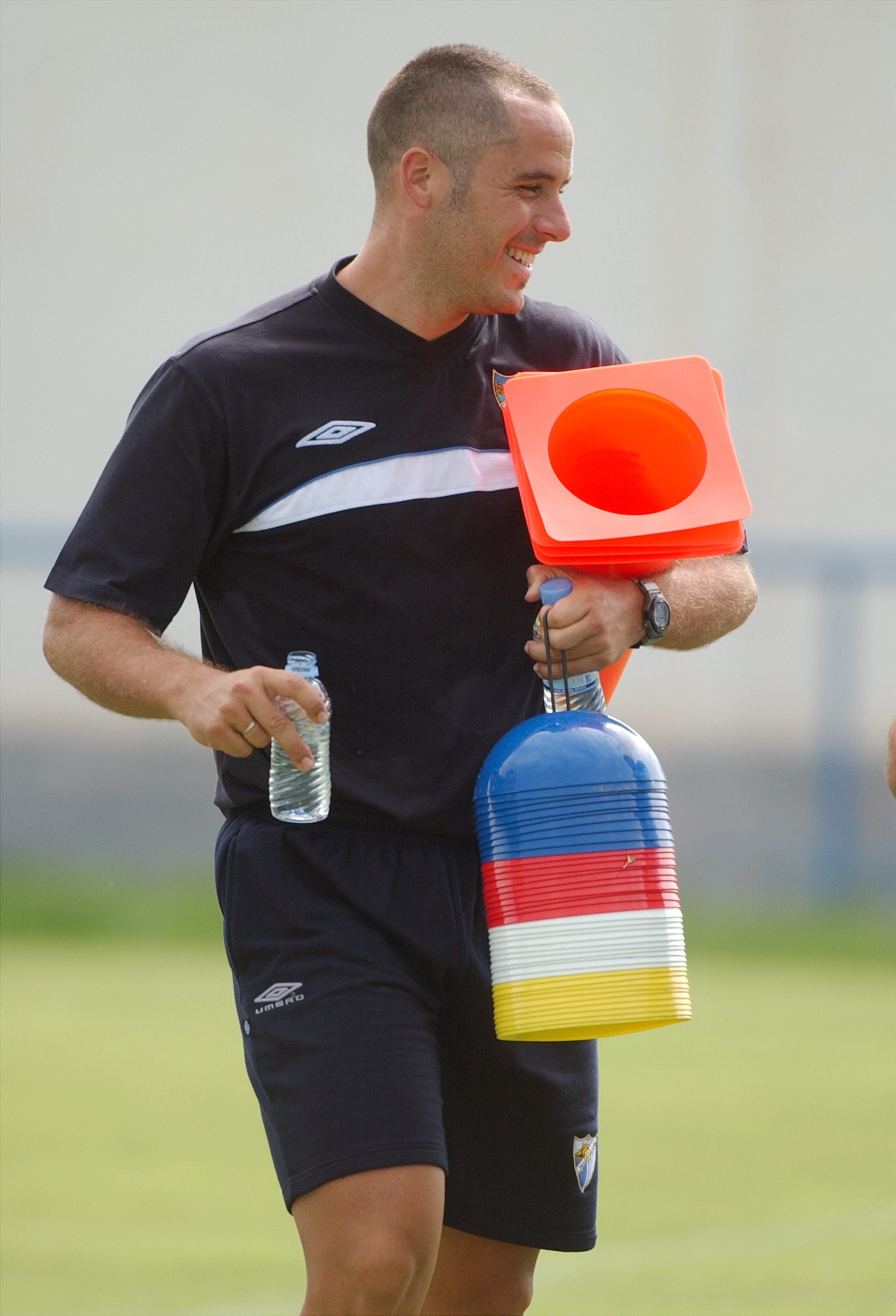 El pasado malaguista del preparador físico Marcos Álvarez, en fotos. El técnico que pretende traer de vuelta el club blanquiazul para sumarse al equipo de trabajo de Guede es un viejo conocido en La Rosaleda y dejó huella en su primera etapa en el Málaga junto a Juande Ramos y Muñiz en la temporada 03-04.