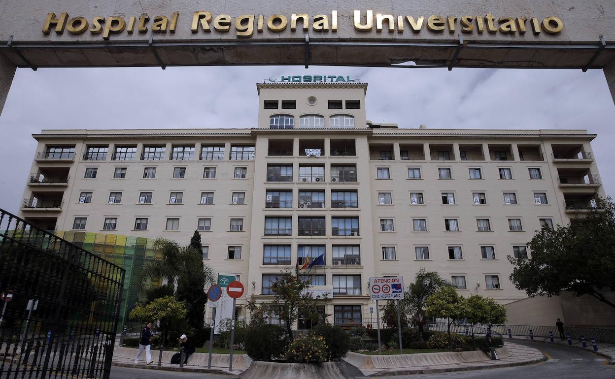 Exterior del Hospital Regional de Málaga. 