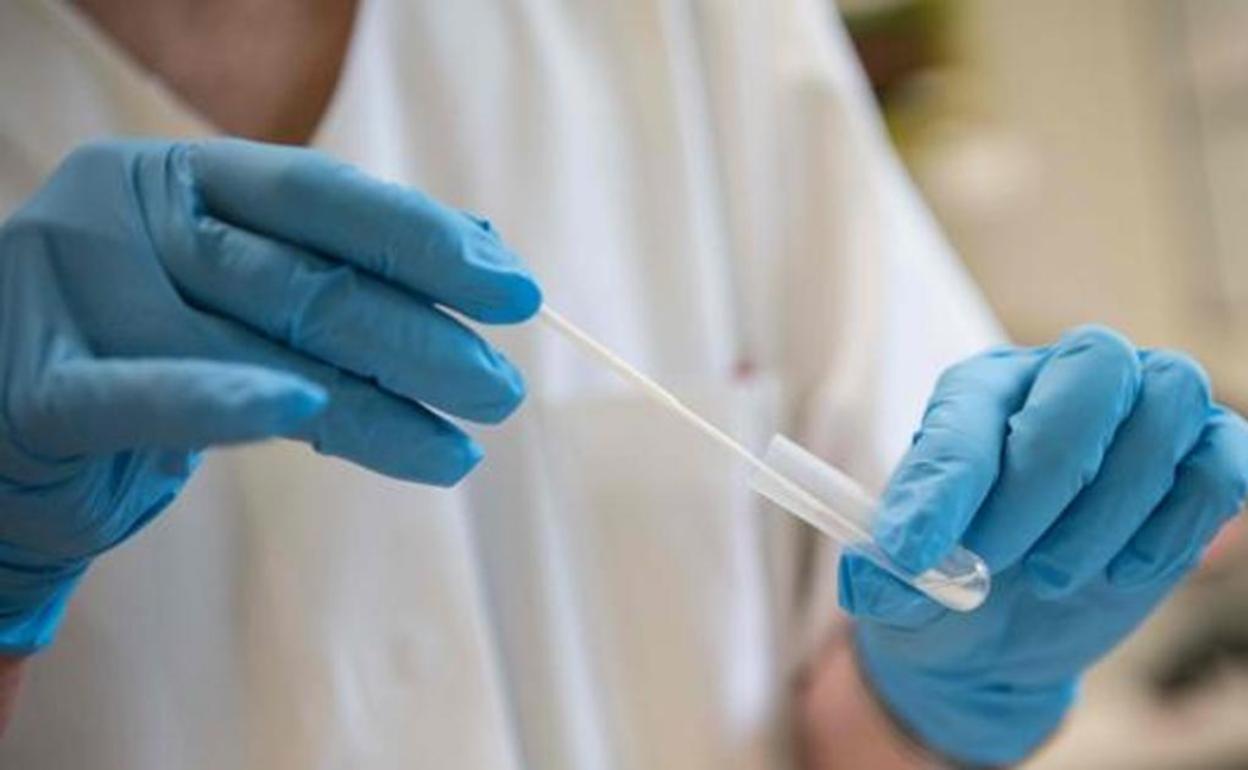 Coronavirus: Andalucía baja los hospitalizados, suma 43 muertes y su tasa Covid desciende a 389