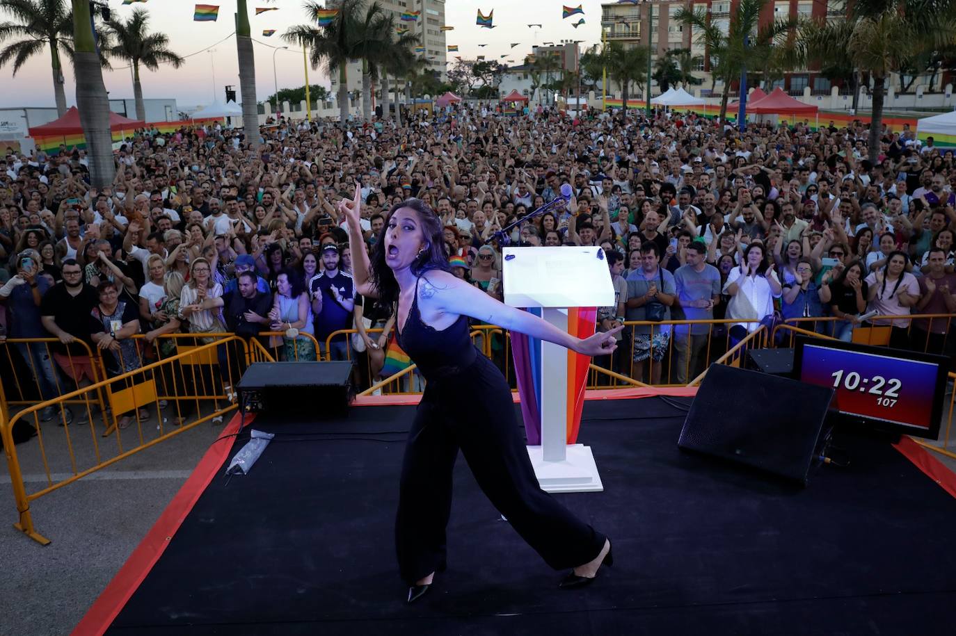 Ambiente festivo y reivindicativo en el Orgullo de Torremolinos 