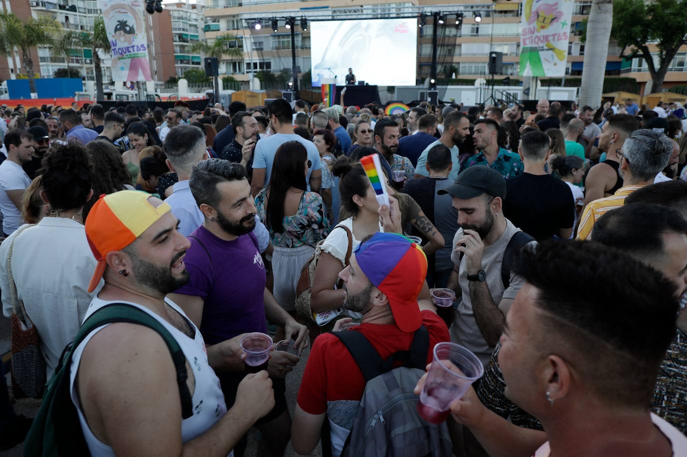 Ambiente festivo y reivindicativo en el Orgullo de Torremolinos 