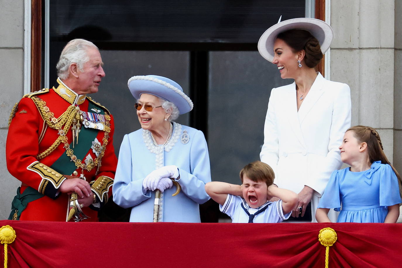 2 de junio | El buen humor reinó entre los miembros de la familia real británica.