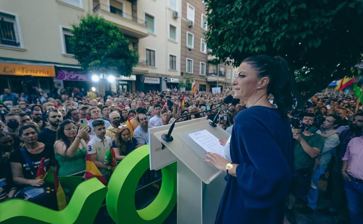 Macarena Olona, durante el mitin de este viernes en Sevilla. 