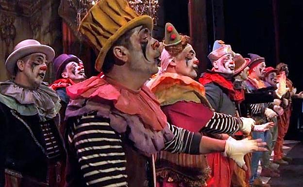 Actuación de la comparsa Los sumisos