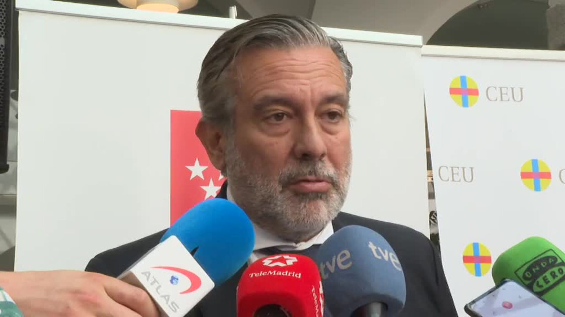 Enrique López acusa al Gobierno de "abandonar" a las víctimas para "plegarse a Bildu"