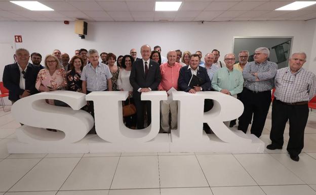 Imagen principal - La charla de este martes en la Redacción de SUR. 